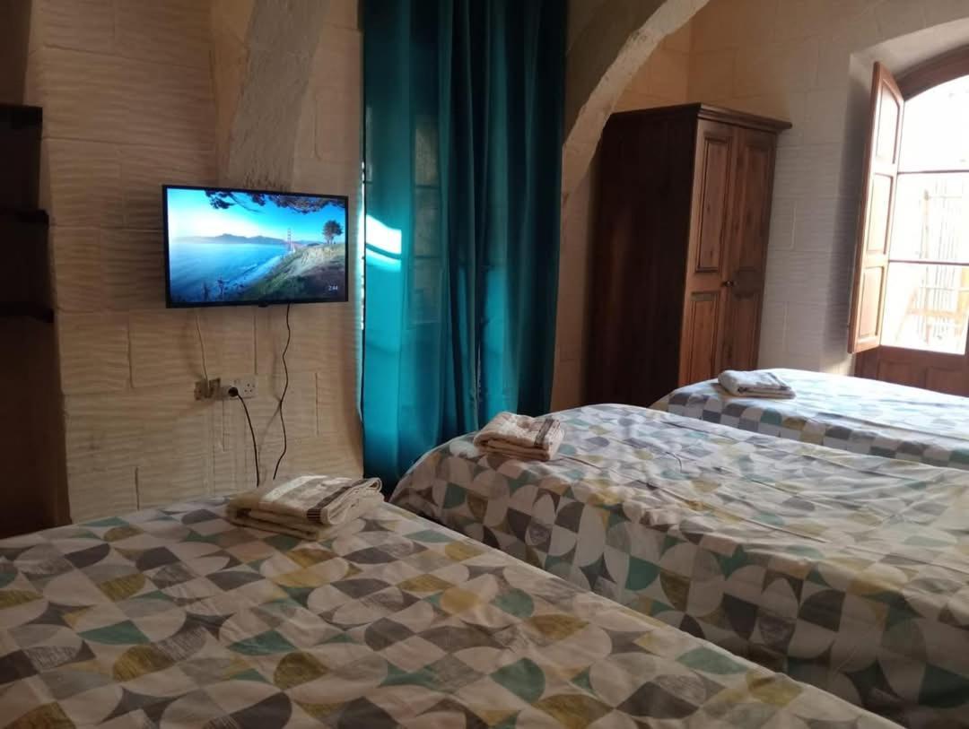 Ta Majsi Farmhouse With Indoor Heated Pool 圣劳伦斯 外观 照片